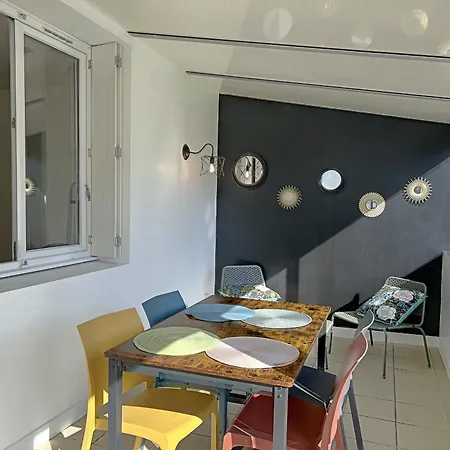 Holiday home Maison Renovee Bord De Avec Veranda, Jardin, 4 Couchages, Proche Plages Et Commerces - Fr-1-349-200